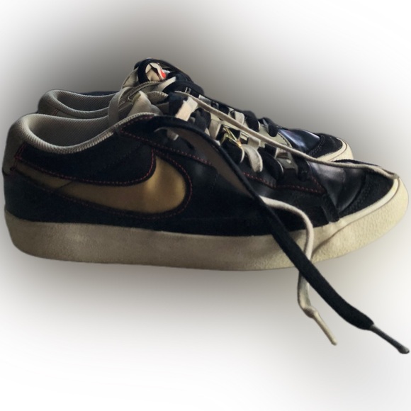Nike Blazers Men's Nike Blazer Low '77 PREMIUM Size 8.5 - Picture 2 of 8
